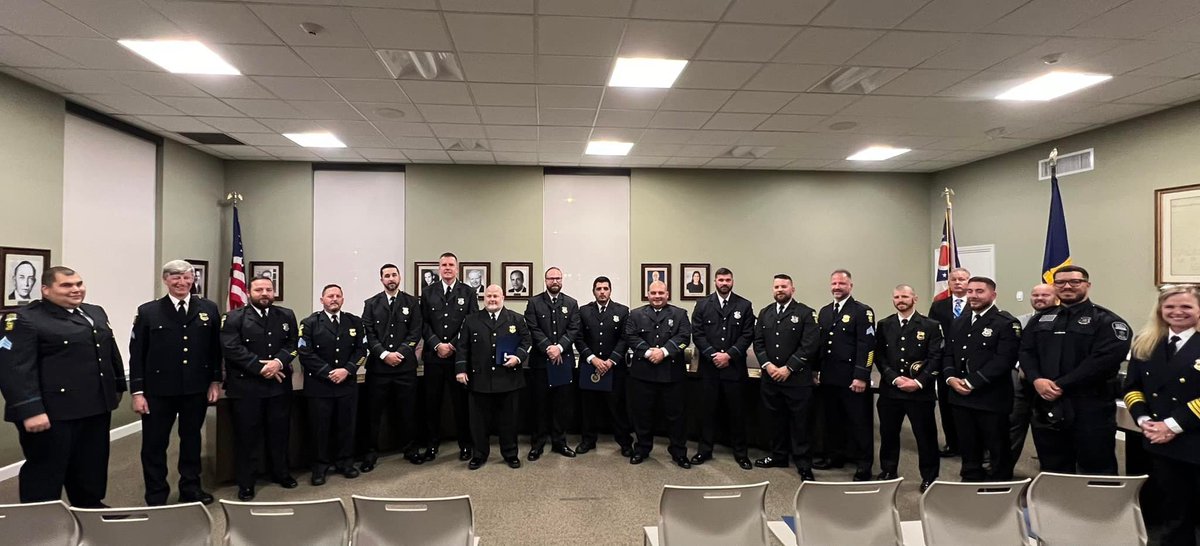 ParmaHts's tweet photo. On Tuesday, the Parma Heights Police Department held their first awards ceremony during the city council meeting with Mayor Marie Gallo to honor officers for extraordinary life-saving actions and acts of bravery—moments that truly define what it means to serve and protect. https://t.co/MUW5NZagHb
