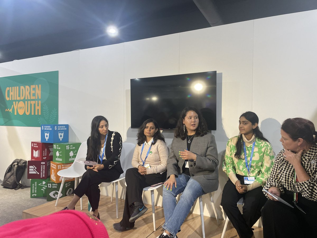 Maria Adomeit tweet media