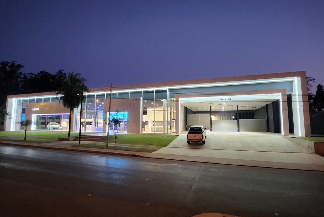 tv12misiones's tweet photo. 🚗 Lowe apuesta fuerte y genera #empleo con la concesionaria #Volkswagen más grande del país
#Misiones #noticias #autos #concesionaria #ventadeautos #auto0km
https://t.co/KlHlF5sNCW https://t.co/jSRuy7kC1p