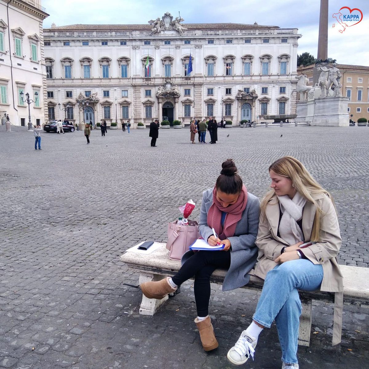 kappalanguage's tweet image. Incuranti dei primi freddi, ecco alcuni scatti dell'ultima lezione "quirinalesca" assieme alla nostra Martina! 

#learnitalian #italiancourse #italianoL2 #iostudioconkappa