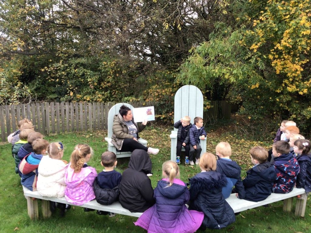 MonkwoodPrimary's tweet photo. 🎆 Last Tuesday, we celebrated Bonfire Night. We talked about our own experiences of fireworks and Bonfire Night, and shared our photos through class dojo!

Read the full story 👇
https://t.co/wfY3xUpKnh https://t.co/miP7qRwN02