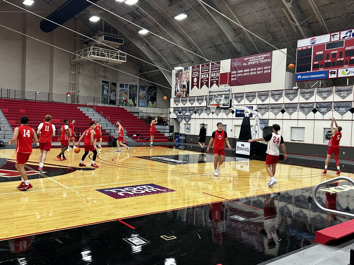 BenUMensBBall's tweet photo. The Eagles have landed in Washington… looking forward to playing Whitworth and Whitman #EagleUp #d3hoops https://t.co/6blkB4HLEo