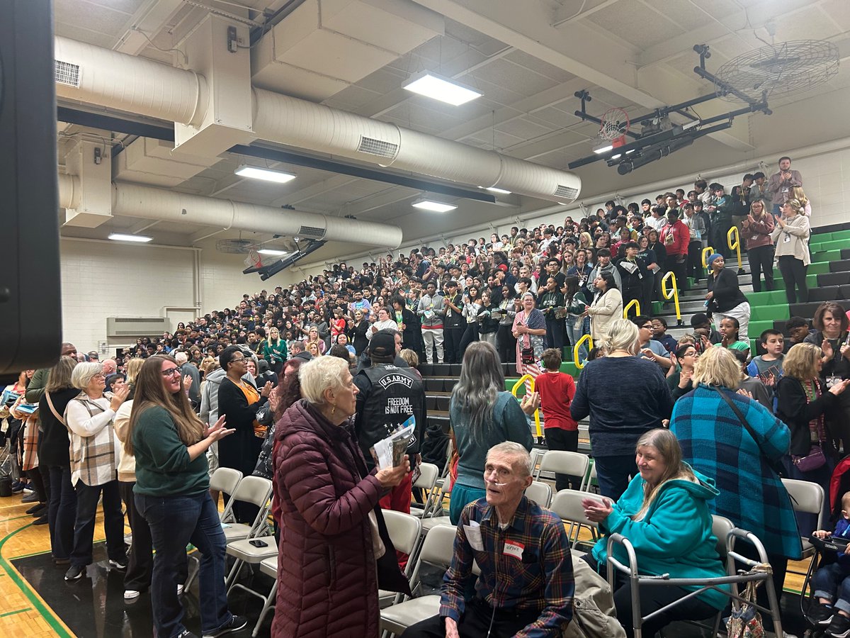 CMS student leadership did an excellent job providing our Veterans Day Assembly! Thank you to the CMS staff students and families for joining us in this special day. #beevergreen
