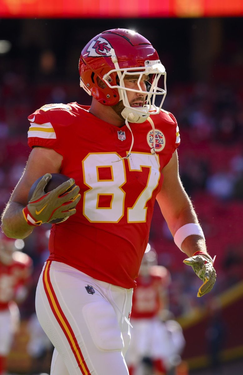 87KillaT's tweet image. 🏈🏟️ #traviskelce #week10