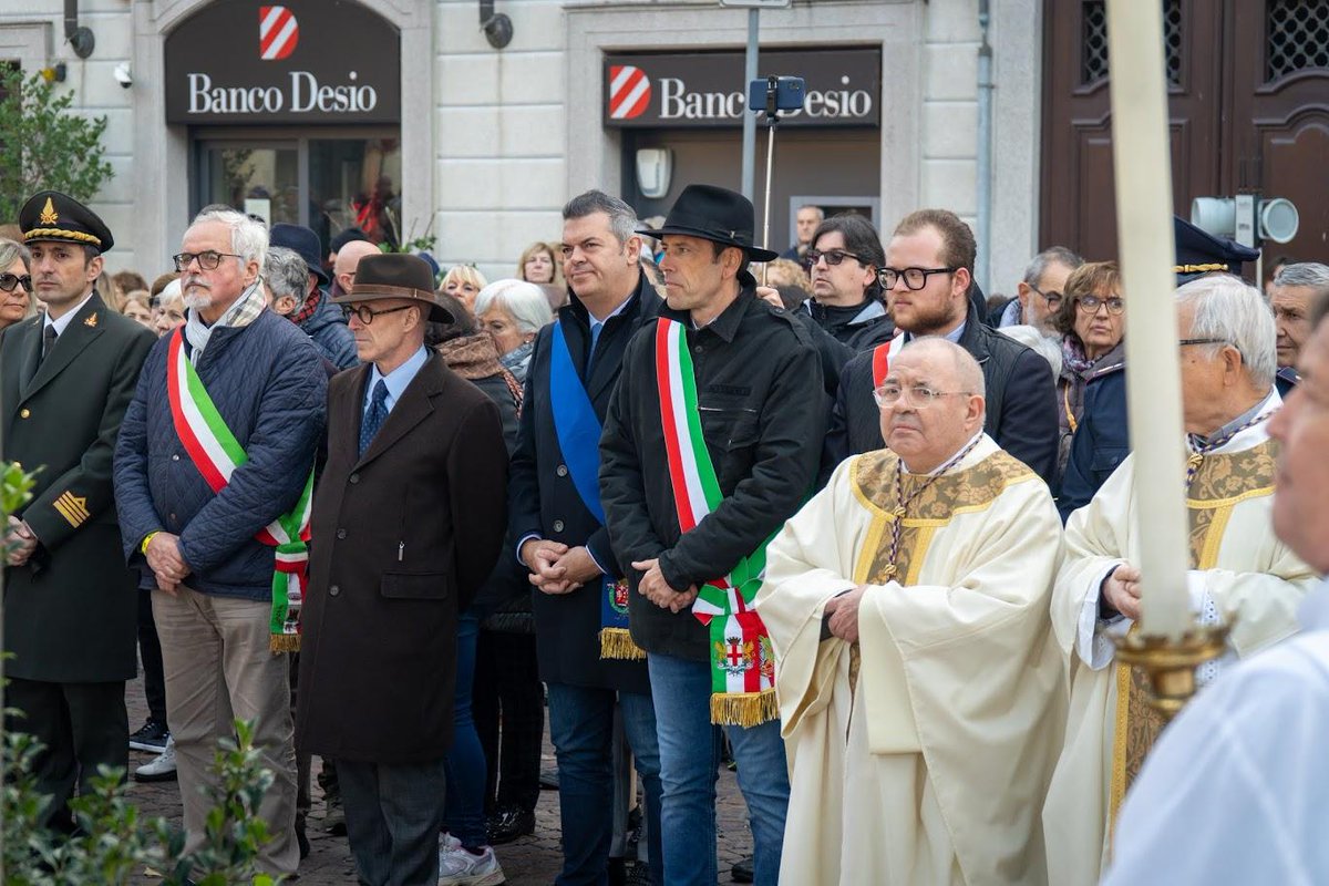 DiocesiAl's tweet photo. 🌟 850 anni di fede, storia e speranza 🌟

Il 10 novembre 2024 Alessandria ha scritto una pagina speciale: l’apertura della Porta Santa ha segnato l’inizio di un Giubileo straordinario, un viaggio di grazia che unisce la nostra comunità per celebrare 850 anni di Chiesa. https://t.co/Fqmm2SGgan