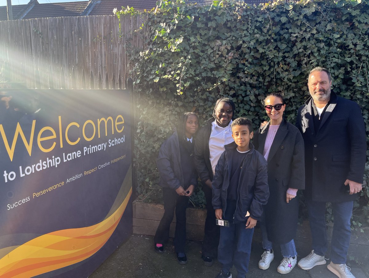 ReissDebra's tweet photo. We had our first Winter Coat Drop to primary schools in Haringey this week - just in time for the cold weather.  We dropped hundreds of coats off @StMarysRCPriory @CrowlandPrimary @LaneLordship and also Seven Sisters Primary School. https://t.co/MN2iIVo3q2