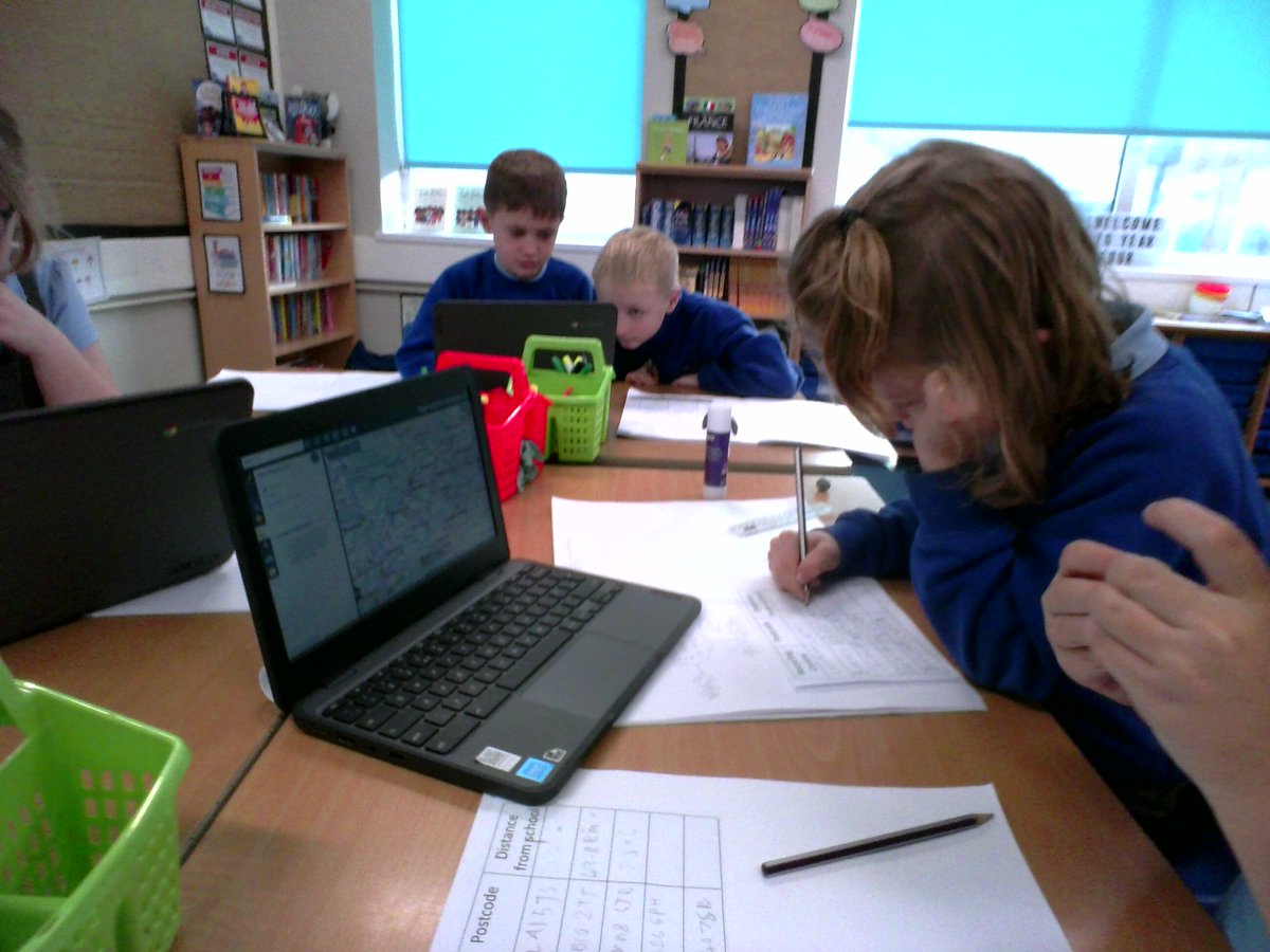 AppleySaintsCE's tweet photo. The children enjoyed using Digimaps to find out where the closest recycling centre is. Lots of fantastic team work and perseverance was shown by all.
#ABASY4 #ABASgeo @WN6_Mums @ShevCommunity https://t.co/YzeOjT7uAi
