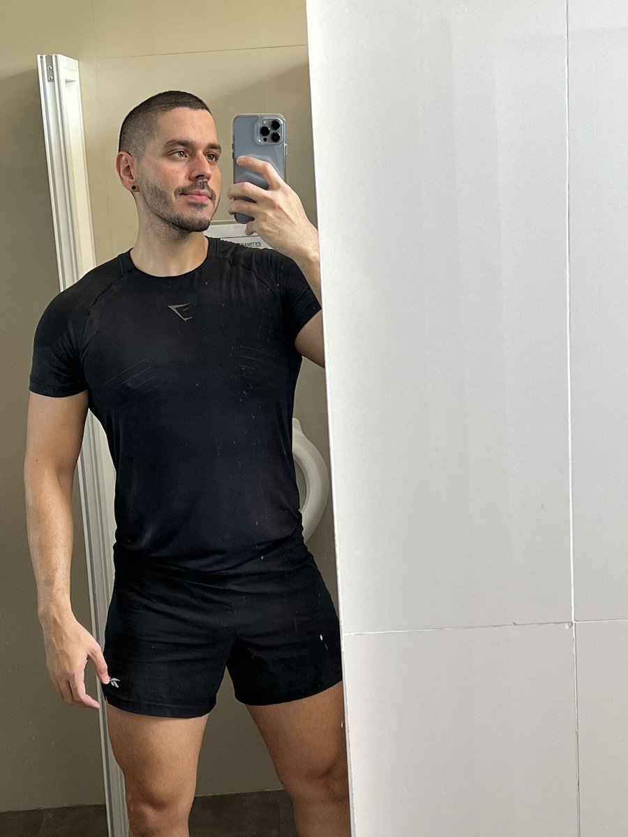 _luisserra's tweet photo. 🖤 https://t.co/Hr1vsu1UwU