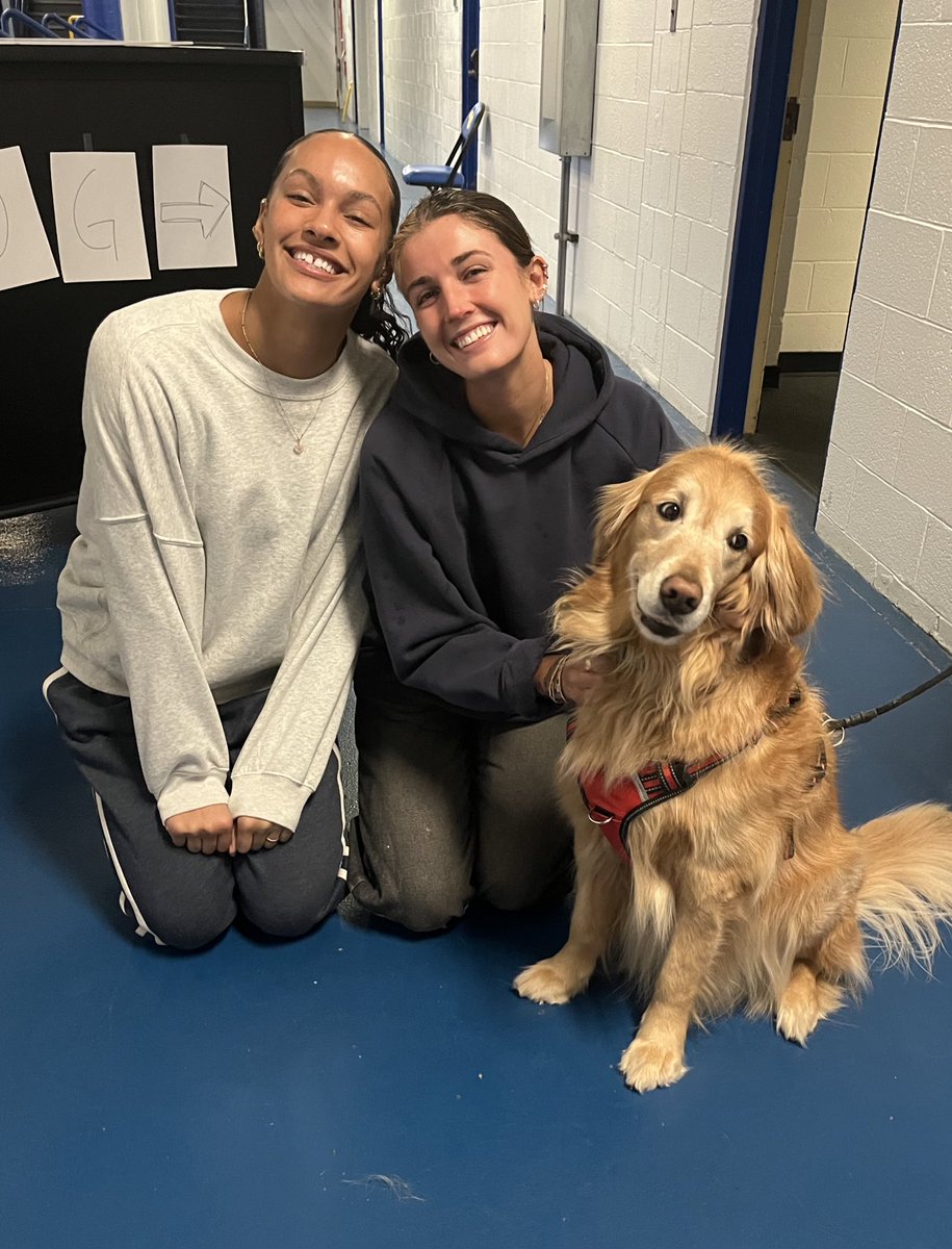 Pitt_ATHLETICS's tweet photo. Yesterday, Pitt Athletics celebrated its own Mental Health Awareness Day 💚

It was a day of appreciation for student-athletes and staff that included…

Therapy pet visit 🐶 https://t.co/tXwZPCK7RY