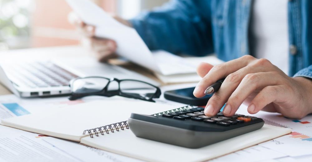 BigIdeas4SB's tweet photo. Join me TODAY at 1pm/EST for a LIVE #SCOREwebinar "Year-End Tax Preparation for Your Business" - just register here https://t.co/90NMBbvPNu #taxes #taxplanning #smallbusiness #yearend #taxpreparation #businesstaxes https://t.co/ZJpG127AuR