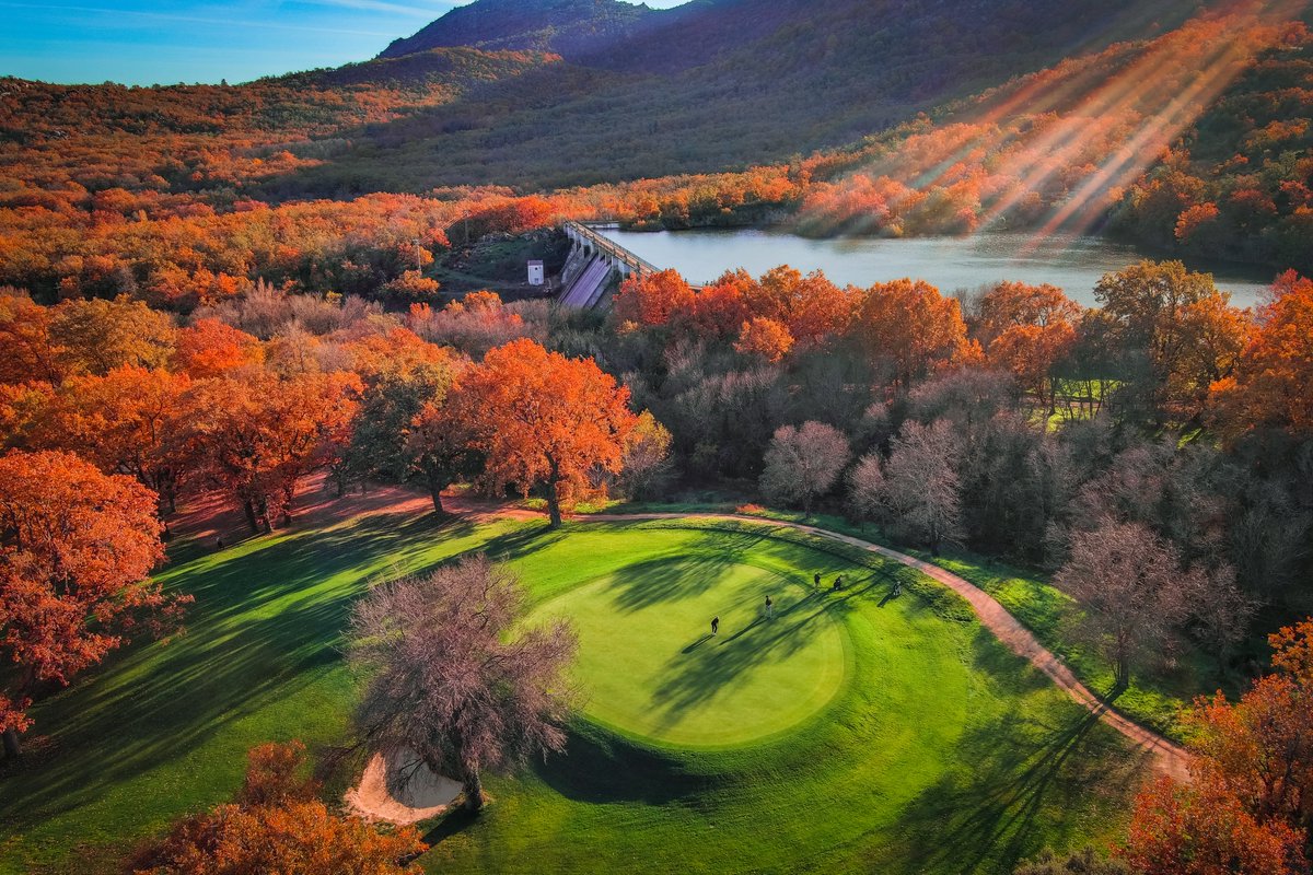 Después de la tormenta siempre llega la calma. Otoño en San Lorenzo de El Escorial. 🍂