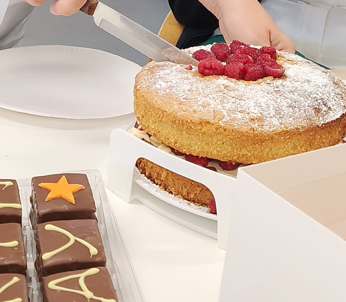 Occupational Therapy (@ot_crh) on Twitter photo If you want to come and share cake with us - oh and lead our #stroke #OT team please get in touch …. chesterfieldroyal.nhs.uk/work-us/curren…
<a href="/SYB_ICS_AHPs/">South Yorkshire AHP Council & Faculty</a> <a href="/JUCareersD/">Careers Team Joined Up Care Derbyshire</a> <a href="/SYISDN/">South Yorkshire Integrated Stroke Delivery Network</a> <a href="/AHPsNottsHC/">NottshcAHPs</a> <a href="/DerbyshireAHP/">Derbyshire AHP Faculty</a> <a href="/LucySmi26875557/">Lucy Smith</a> <a href="/LouiseOram1/">Louise Oram</a> <a href="/lizshawOT/">Elizabeth McAndrew</a> If you want to come and share cake with us - oh and lead our #stroke #OT team please get in touch …. chesterfieldroyal.nhs.uk/work-us/curren…
<a href="/SYB_ICS_AHPs/">South Yorkshire AHP Council & Faculty</a> <a href="/JUCareersD/">Careers Team Joined Up Care Derbyshire</a> <a href="/SYISDN/">South Yorkshire Integrated Stroke Delivery Network</a> <a href="/AHPsNottsHC/">NottshcAHPs</a> <a href="/DerbyshireAHP/">Derbyshire AHP Faculty</a> <a href="/LucySmi26875557/">Lucy Smith</a> <a href="/LouiseOram1/">Louise Oram</a> <a href="/lizshawOT/">Elizabeth McAndrew</a>