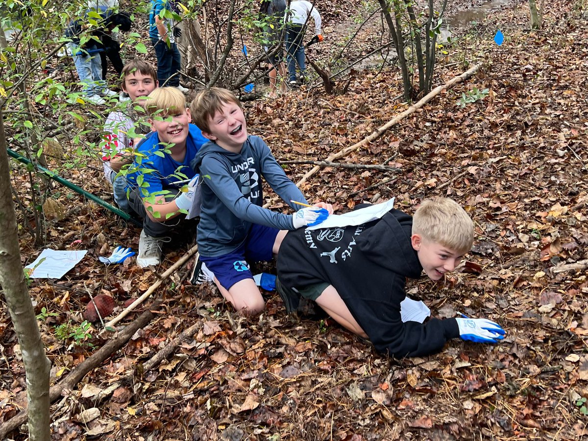 RootEdNC's tweet image. Another fun RootEd Launch is in the books! Our teachers worked with 75 fifth graders from Fletcher Elementary to clear a trail behind their school. Stay tuned for the next steps with this project, as well as all of the awesome work from the rest of the RootEd cohort!