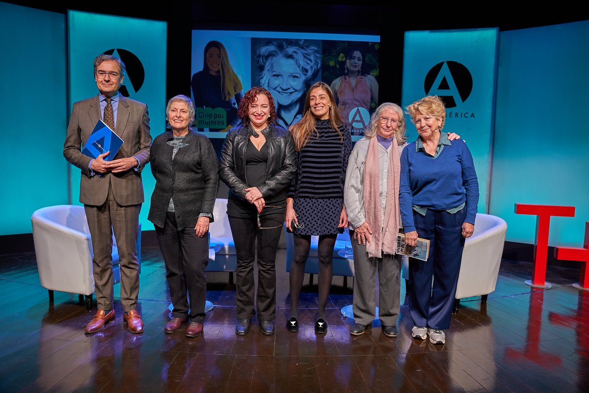 🎥  Fuimos parte de las intervenciones de las cineastas y productora: Nina Marín (Colombia), <a href="/Crisarana/">Cris Arana</a> (Paraguay) y Esther García (España). Expusieron sus ideas acerca de la creación cinematográfica, entre otros temas.

📺 Video completo: youtube.com/watch?v=_Hafvk…