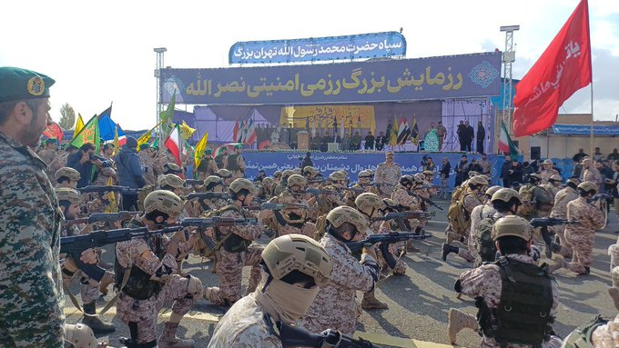 تا کشور این چنین جوون هایی داره، دشمن خواب بدست اوردن ایران رو باید به گور ببره.
#رزمایش_نصرالله