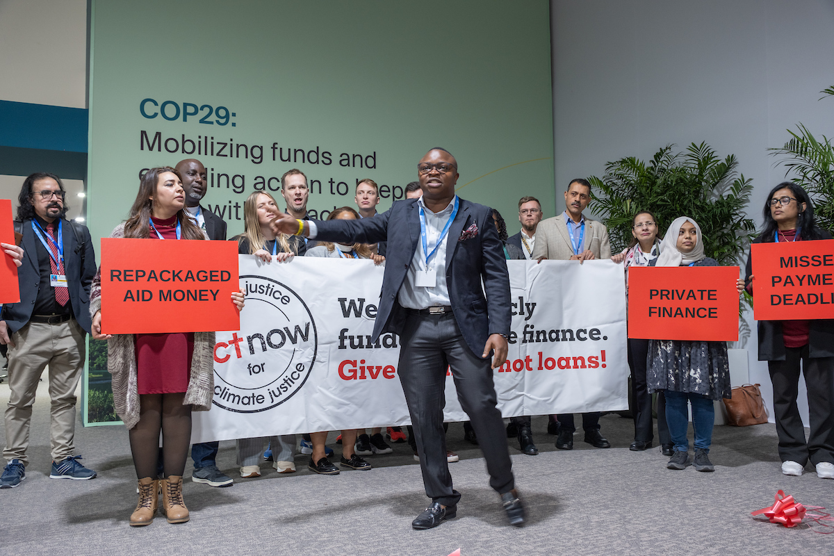 christian_aid's tweet image. 📢We joined @ACTAlliance and @Oikoumene to demand a new deal on climate finance at #COP29. Wealthy countries need to pay up now - grants not loans to avoid countries plunging deeper into debt‼

#MakePollutersPay #ClimateFinance #ClimateJustice