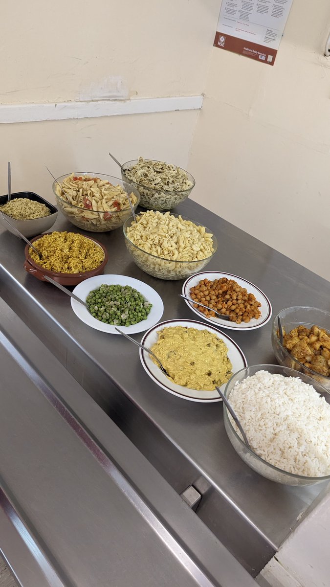 Fuelling everyones day with our healthy lunch options!  Packed with variety and plenty of choices for everyone. 🍏🍌
#dounans #outdoorlearning #healthyfood #food #lunchtime