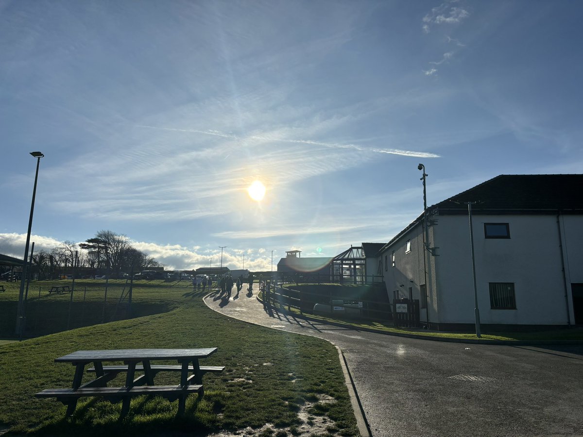 Prynhawn mor braf! ☀️☀️☀️ / What a stunning afternoon! ☀️☀️☀️