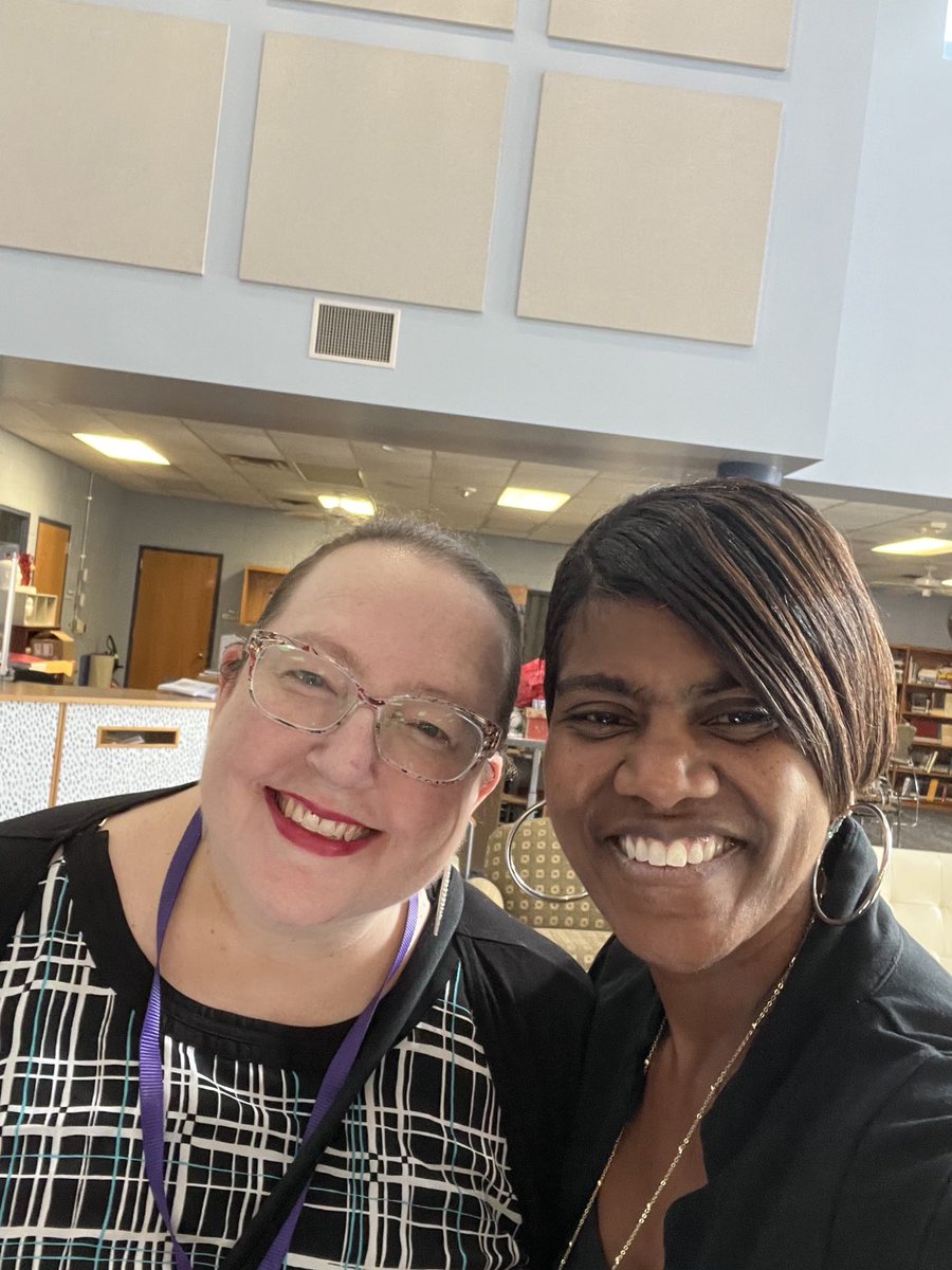 lmamerson's tweet image. Confessions of a former ELA teacher: I ditched the classroom walks to meet Dr. Cham! He’s a robotics engineer &amp;amp; writes science-based stories for kids! Thank you ⁦@BMSBears⁩ for promoting literacy! Shout-out to Jennifer, librarian, for organizing this event! #authorvisit