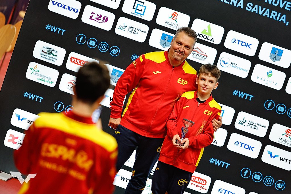 Federació Catalana de Tennis Taula (@fcttcat) on Twitter photo 🏓🏆 Els palistes catalans, que entrenen al <a href="/CARSantCugat/">CAR Sant Cugat</a>, triomfen al Circuit Mundial de tennis taula: 🥇🥉🥉🥉🥉
Camila Moscoso 🥉
Sílvia Coll 🥉
Renata Shypsha 🥉
Ladimir Mayorov 🥇
Luca Khidasheli 🥉
<a href="/esportcat/">Esports</a> <a href="/UFECcat/">Unió de Federacions Esportives de Catalunya</a> <a href="/TableSant/">Table Tennis CAR Sant Cugat</a>
#tennistaula #tennistaulacatalà 🏓🏆 Els palistes catalans, que entrenen al <a href="/CARSantCugat/">CAR Sant Cugat</a>, triomfen al Circuit Mundial de tennis taula: 🥇🥉🥉🥉🥉
Camila Moscoso 🥉
Sílvia Coll 🥉
Renata Shypsha 🥉
Ladimir Mayorov 🥇
Luca Khidasheli 🥉
<a href="/esportcat/">Esports</a> <a href="/UFECcat/">Unió de Federacions Esportives de Catalunya</a> <a href="/TableSant/">Table Tennis CAR Sant Cugat</a>
#tennistaula #tennistaulacatalà