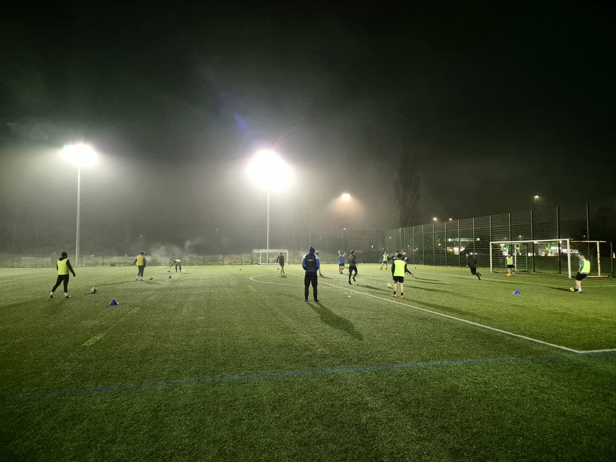 Great training session tonight. And thankfully the fog just about held off 
Eyes now on a return to league action as we look for another 3 points against <a href="/Hurstgreenfc/">Hurst Green FC ⚫️⚪️🦅</a> 
2pm KO