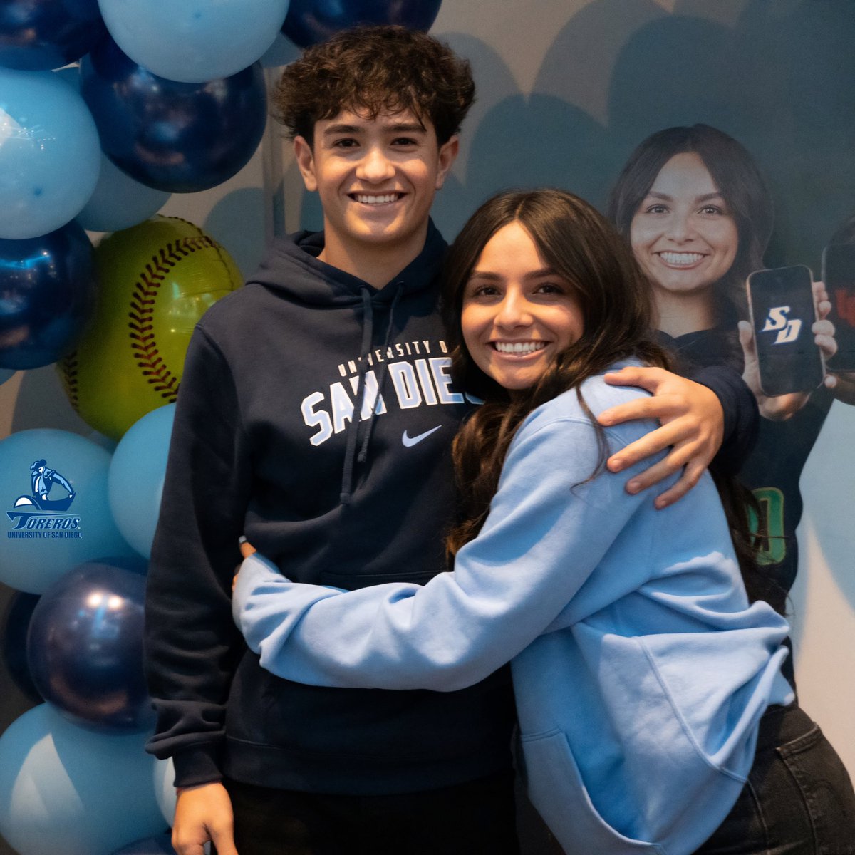 JohnnyChavez_'s tweet photo. Proud of you @selenychavez25 https://t.co/6CPT28E5AM
