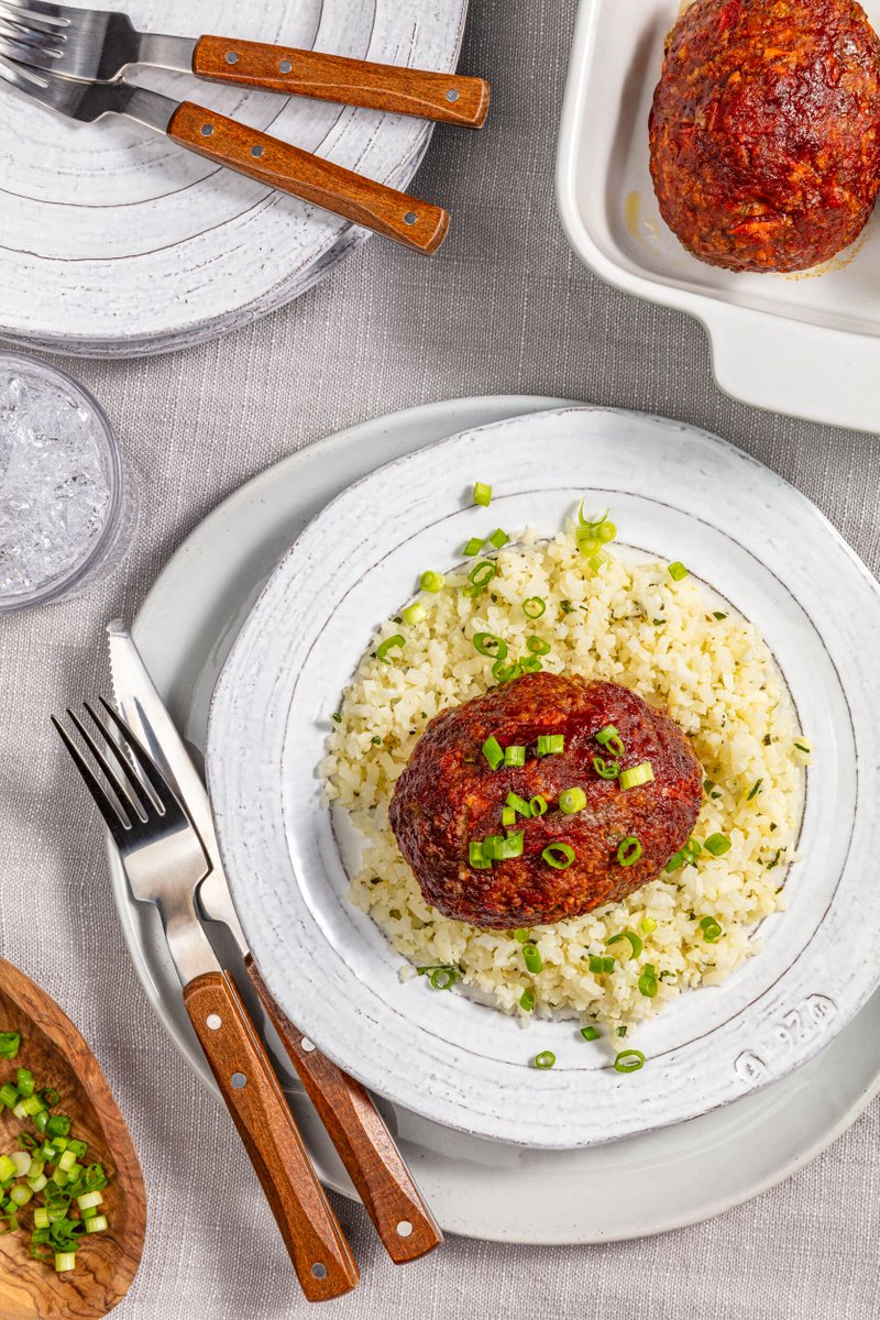 Meatloaf… but make it mini. ✨ Korean #MiniMeatloaves are our spin on grandma’s classic (and beloved) recipe. Find the #recipe at the link below!

bit.ly/3O1Mw5u