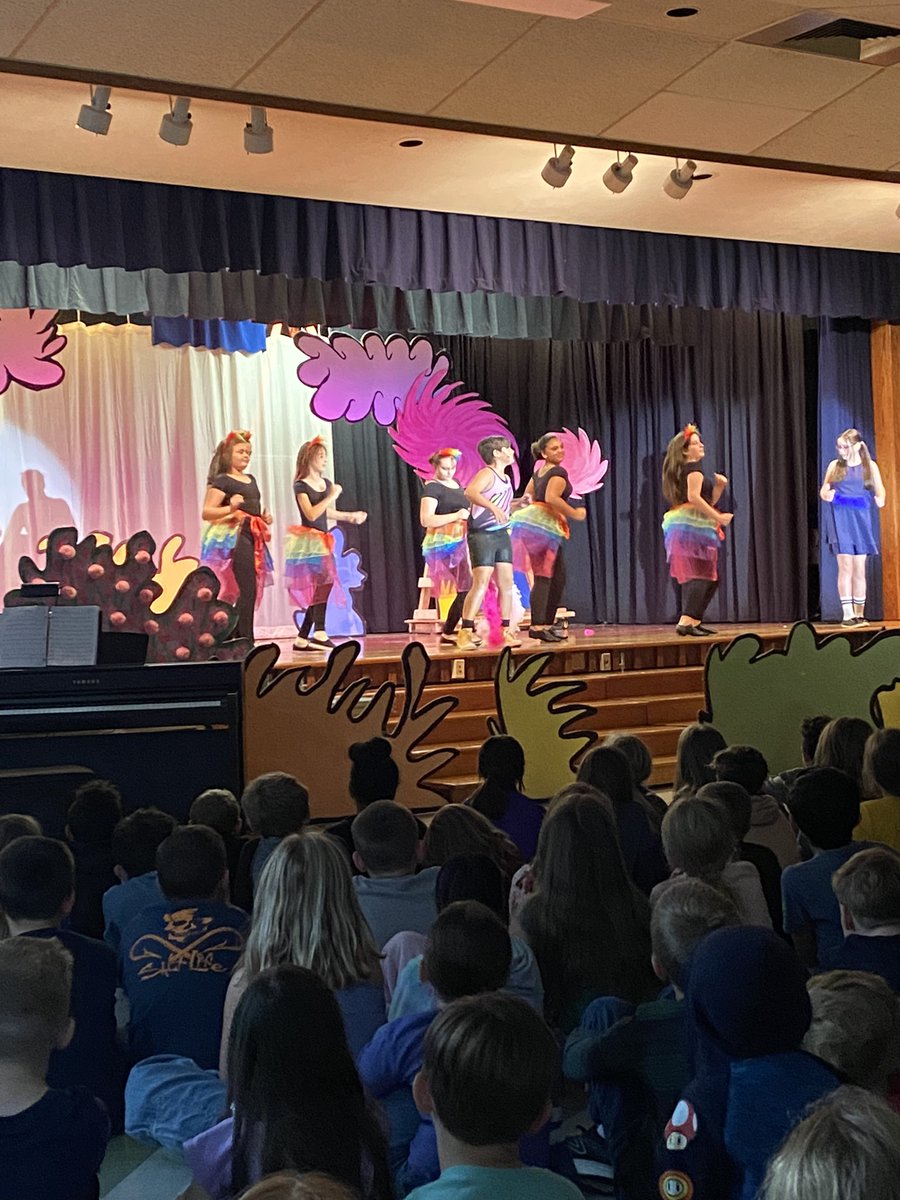 Joelle Ross tweet media