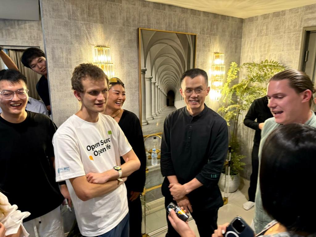 investorshub89's tweet image. Revolutionize scientific research with Decentralized Science (DeSci)!
Democratize knowledge
Open-source collaboration
Incentivize innovation
Secure data.

Backed by @cz_binance, @brian_armstrong, &amp;amp; @VitalikButerin
Join the #DeSci movement! #BlockchainForScience #InvestorsHub