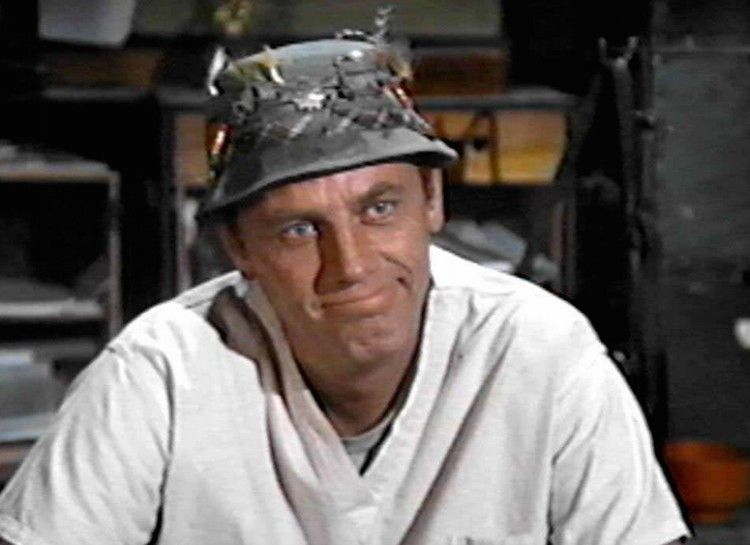 NLCarolynMuse's tweet photo. Remembering film/television actor and comedian McLean Stevenson, who was born #OTD (November 14th) in 1927.  @ClassicMASH #TheDorisDayShow #MASH #MatchGame #TheCatfromOuterSpace #IntheBeginning #HelloLarry #DiffrentStrokes #Condo https://t.co/n4M3YXdik7