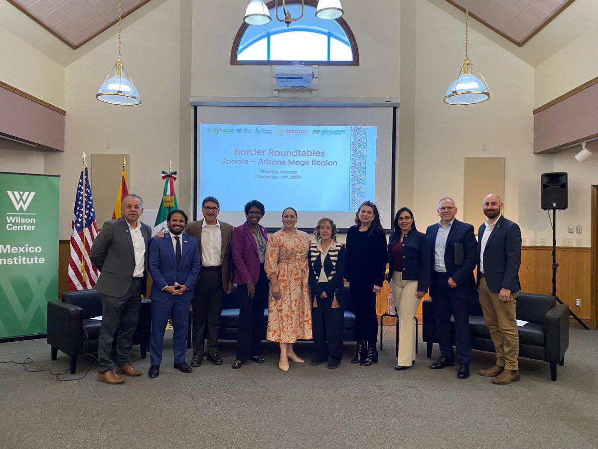 AngelicaBurgosG's tweet image. Gracias por la invitación al Primer Foro Fronterizo de la Mega Región Sonora-Arizona 🌐🤝especialmente a Lila Abed y Marco Moreno Báez por su liderazgo en fortalecer la colaboración Sonora-Arizona 🇲🇽🇺🇸. ¡Seguimos avanzando! 💪🌍

#SonoraArizona #FronteraDeTodos #MegaRegión