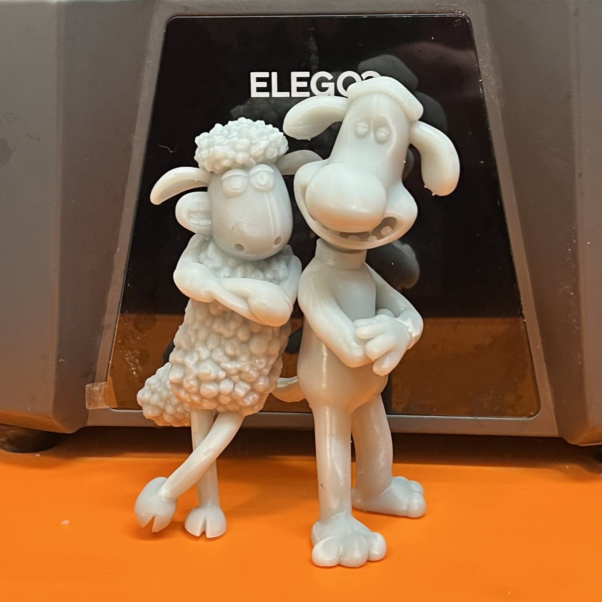grafitomi's tweet image. A friend asked me to print these guys. Paid model from @Cults3D 

Been a while I last printed with resin. 

@SirayaTech fast grey never disappoints 

#shaunthesheep