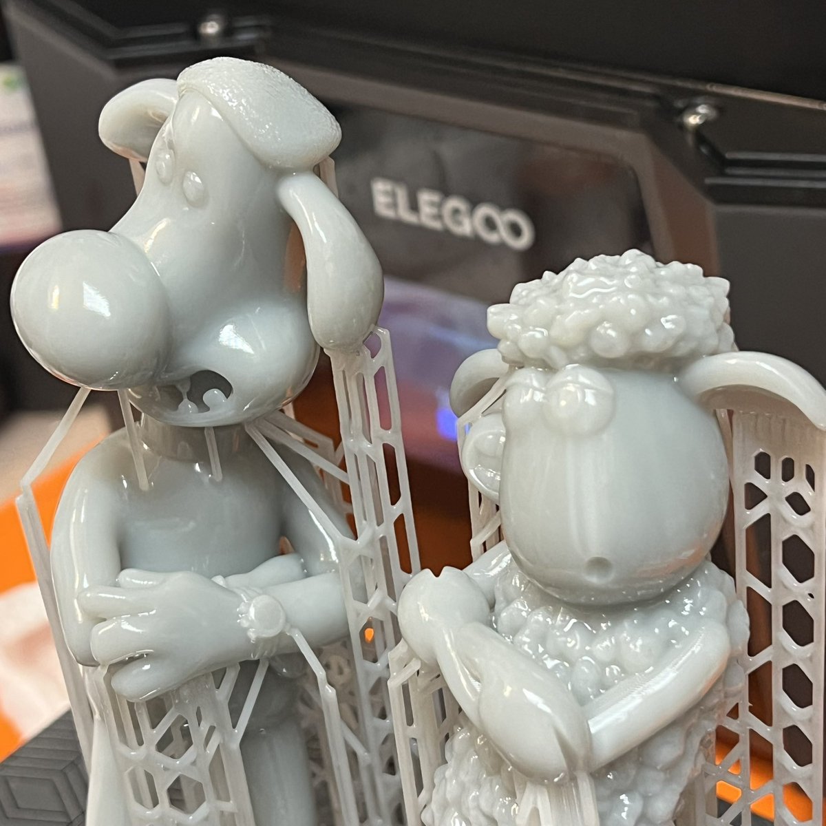 grafitomi's tweet image. A friend asked me to print these guys. Paid model from @Cults3D 

Been a while I last printed with resin. 

@SirayaTech fast grey never disappoints 

#shaunthesheep