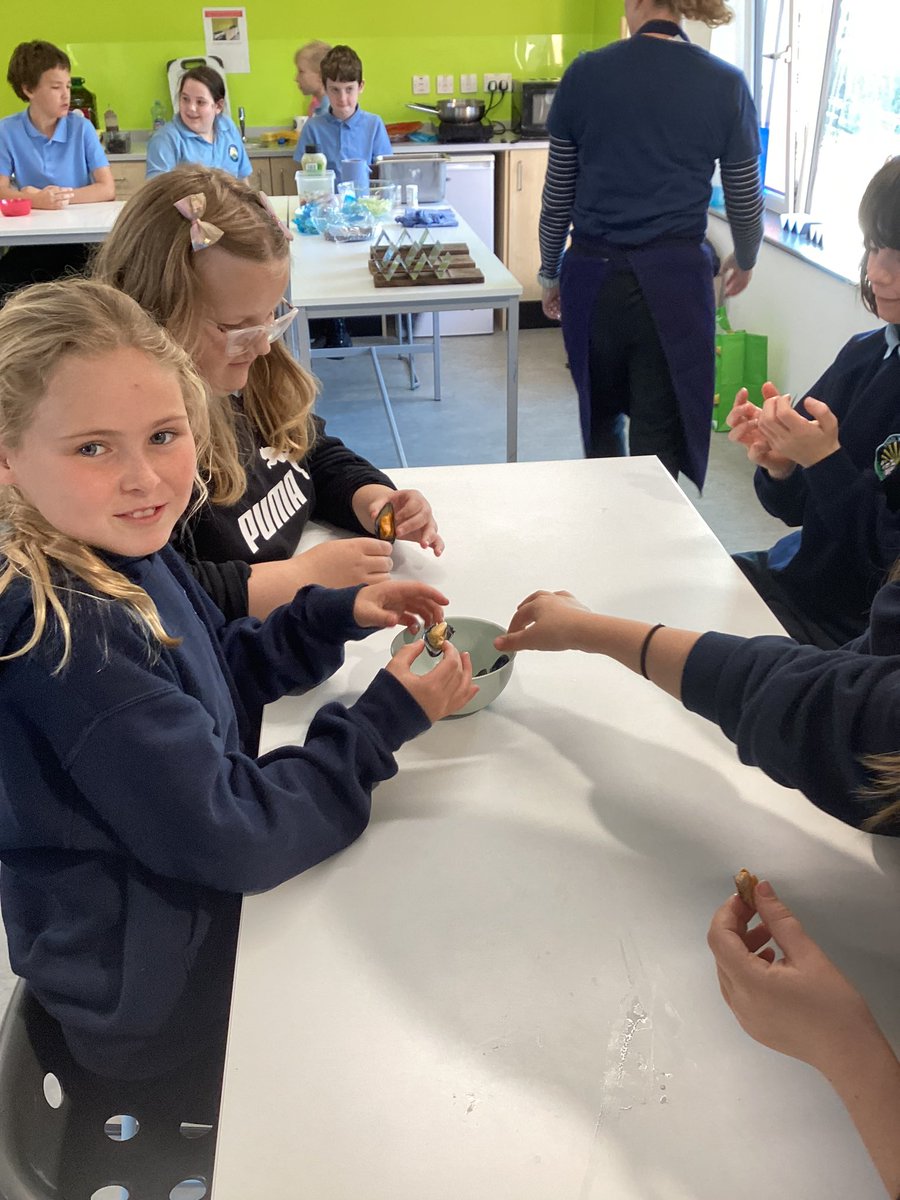 Mwy o’n gweithdŷ gyda Bwyty Dylan’s, Porthaethwy 😋