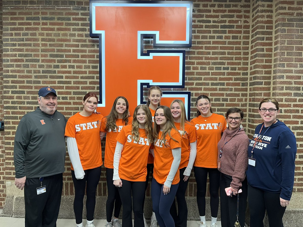 ETHSports's tweet photo. Great #KitStateSendoff for Girls Swimming & Diving as they compete in the #IHSAKits STATE Meet this weekend!!!
Thank You to our Drumline!!! https://t.co/ivSOc4i7FL