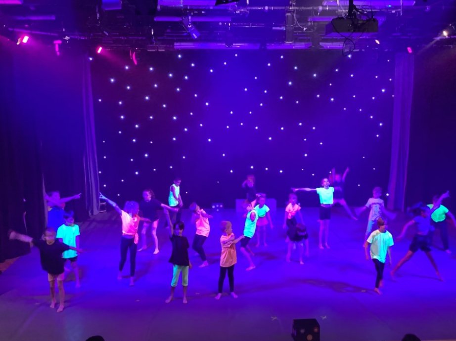 Well done to our fabulous Endurance and Courage Class pupils, who recently took part in the annual <a href="/countesleys/">Countesthorpe Academy</a> Family of Schools Dance Festival 🙌👯

Our dancers worked incredibly hard and put on a wonderful performance! Thank you to our staﬀ and parents for your support 👏