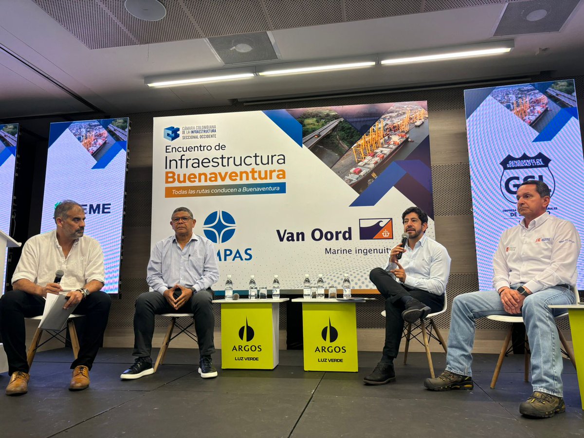 DIANColombia's tweet photo. Hoy participamos en el panel “Retos y políticas para la zona portuaria de Buenaventura”. Durante el Encuentro de Infraestructura Buenaventura, organizado por la Cámara Colombiana de la Infraestructura Seccional Occidente donde discutimos temas como los escáneres en puertos. https://t.co/RRJVdzhPkI