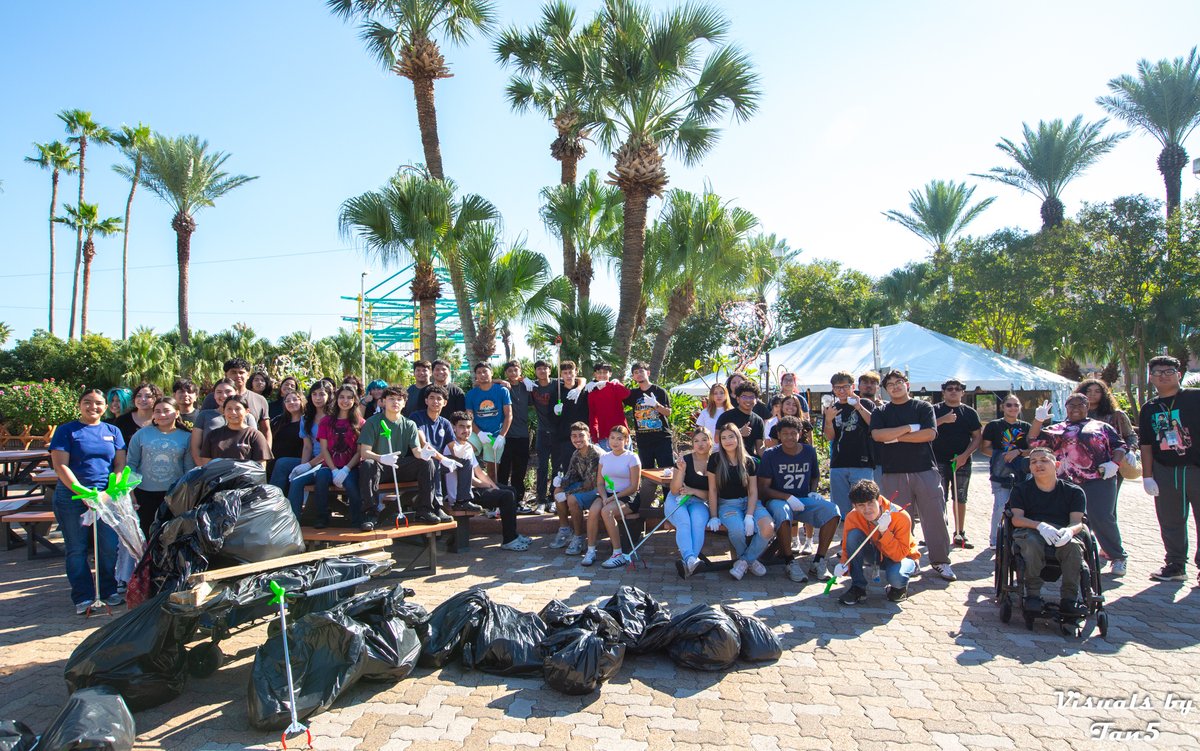 Senior volunteering at Moody Gardens! <a href="/SamRayburn_HS/">Sam Rayburn High School</a> 

tan5.passgallery.com/-seniorvolunte…