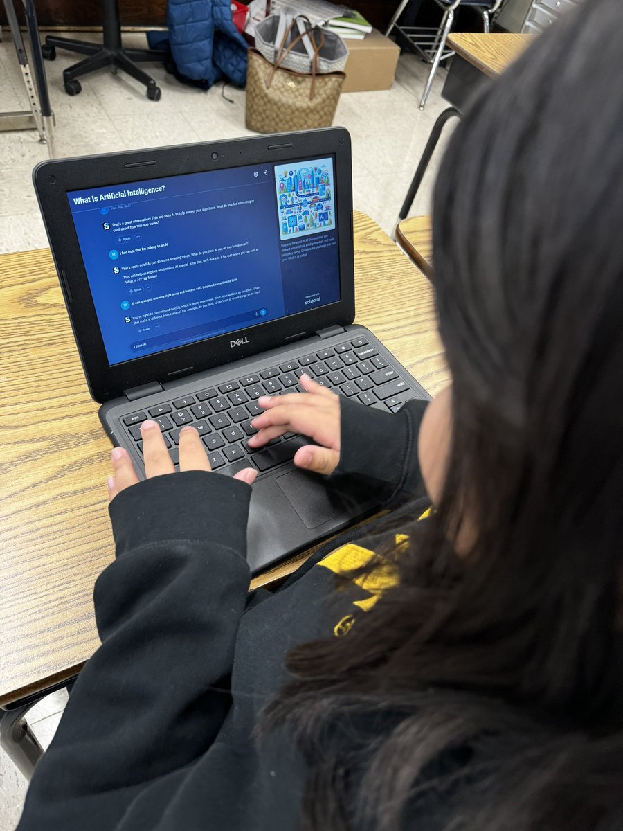 5th graders exploring #ArtificialIntelligence concepts in gaming, the role #AI plays in healthcare and how it impacts our environment. Students had a blast interacting with <a href="/GetSchoolAI/">SchoolAI</a> to learn more about #AI.