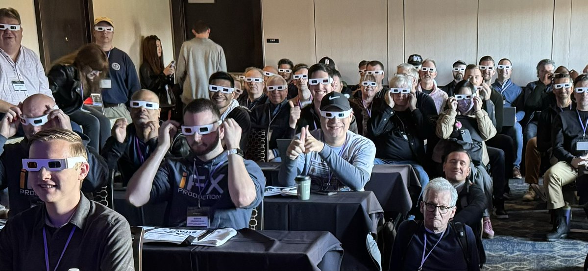 RippleTraining's tweet image. Teaching spatial video editing in #finalcutpro11 - #fcpcreativesummit