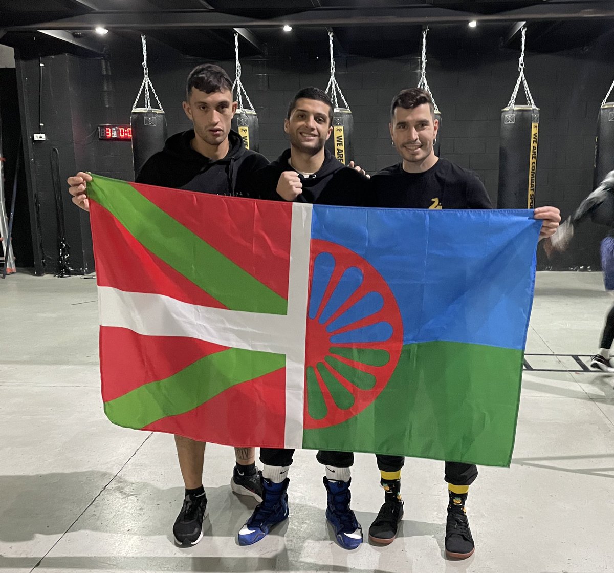 Alex prest larunbaterako! 
20:00 etatik aurrera boxeo amateurra eta profesionala Ormaiztegiko pilotalekuan!