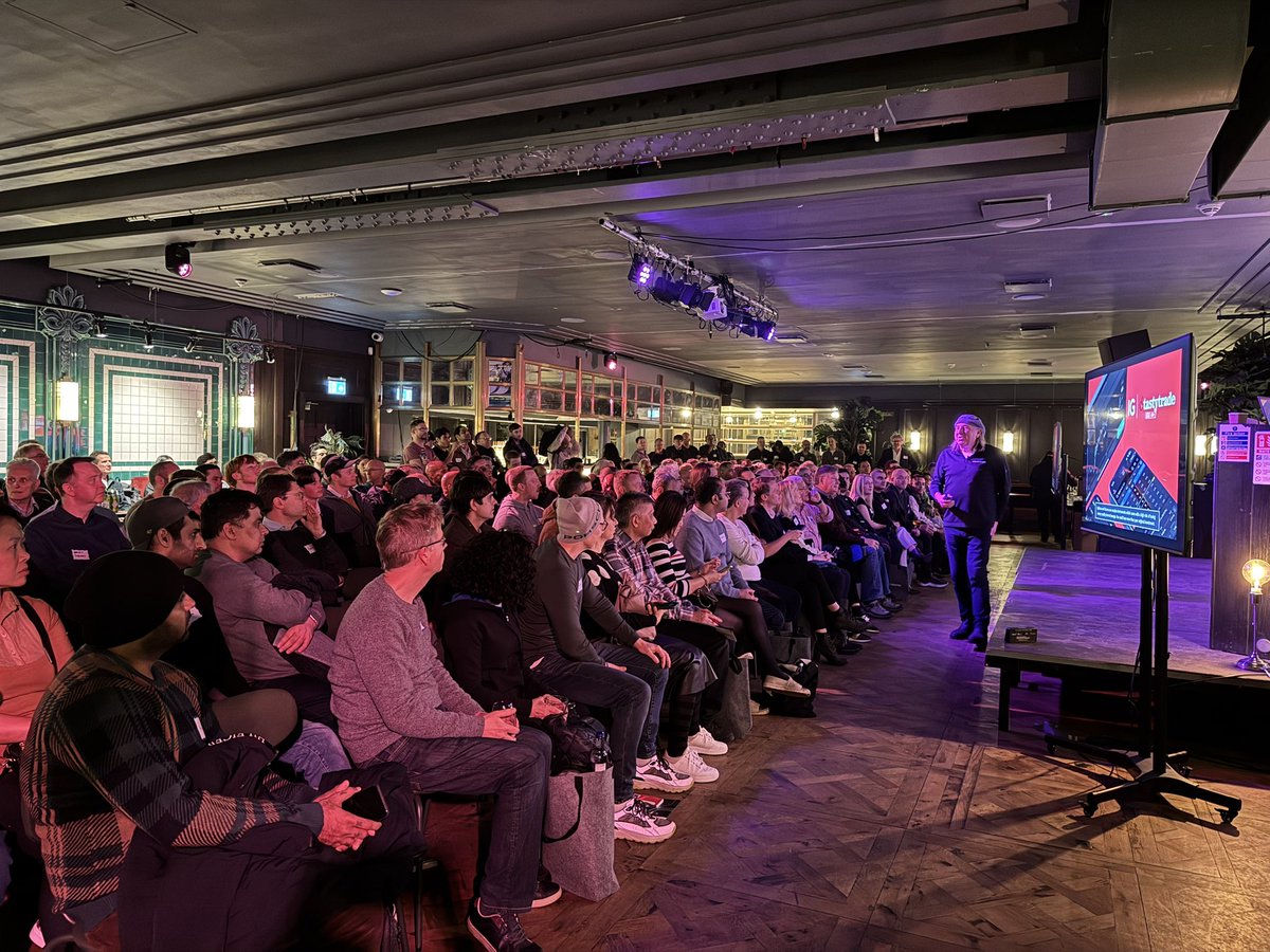 traderBRIT's tweet photo. The fourth stop on the 'An Evening of Live Futures and Options Trading with Tom Sosnoff' UK and Dublin tour is NEON 194 in London! We RAN out of space! Not a bad problem to have. It has been lovely to meet all the folks from London #tastytraders. https://t.co/xkkRtZMNj6