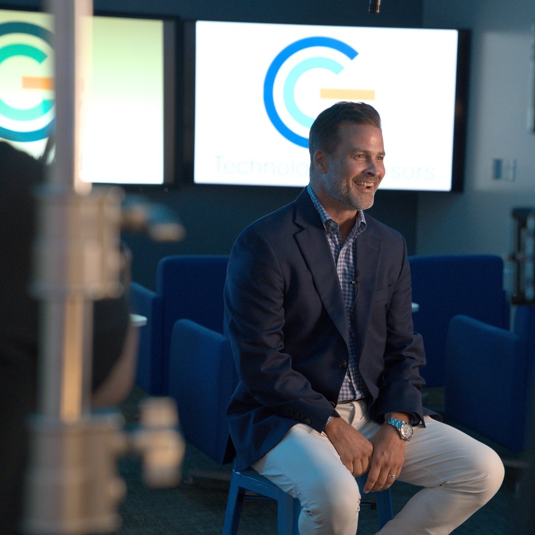 CloudComGroup's tweet image. Today&apos;s #TBT features a behind-the-scenes look at our team in the studio filming our first few episodes; maybe it&apos;s safe to say that a career in Hollywood is in our future? 🎬 Get to know the CCG team today by clicking the link: bit.ly/CCG-About  

#CCG #TechAdvisors