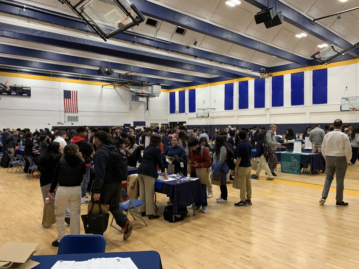 HeyMrMoran's tweet photo. It was great to see so many @BUCS_BHS students participating and excited at the College and Career Fair today https://t.co/OXgsnqzryF