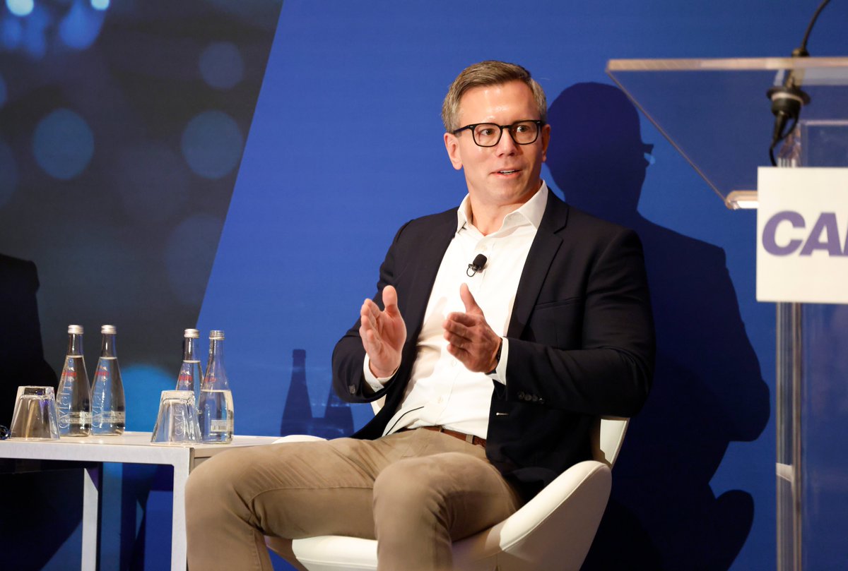 galaxyhq's tweet image. Incredible insights at @Official_Cantor&apos;s #CantorCrypto Conference!

Our Founder &amp;amp; CEO, @novogratz, and Head of Liquid Active Strategies, Chris Rhine, shared their vision on the future of #crypto, #Bitcoin, #AI infrastructure, and institutional adoption.

Thank you to all who…