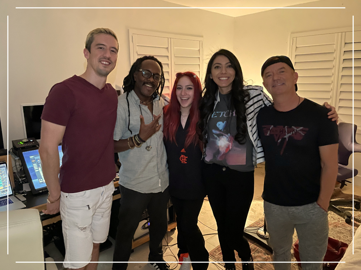 Big love to this dream team for bringing ‘Breathe’ to life! 🎶✨ Couldn’t have done it without these legends by my side - each one brought the fire! 🔥💖
<a href="/AlbertSMenendez/">Albert Menendez</a> <a href="/Mit_C_Hell_/">Tim Mitchell</a> <a href="/BeatsbyForza/">Forza</a> <a href="/Zashanell/">Zashanell ❤️✖️❤️</a> 
#NewMusic #MusicRelease #TuFavoritaLaZofi