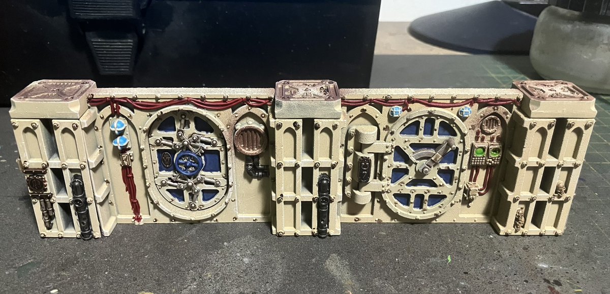 Penddraig131's tweet photo. First two sets of #gallowdark terrain completed. Slightly different to my original set to represent different areas.
#boardingactions #40k #zonemortalis #30k #killteam #warhammerCommunity #warmongers https://t.co/K7naM6c1lH