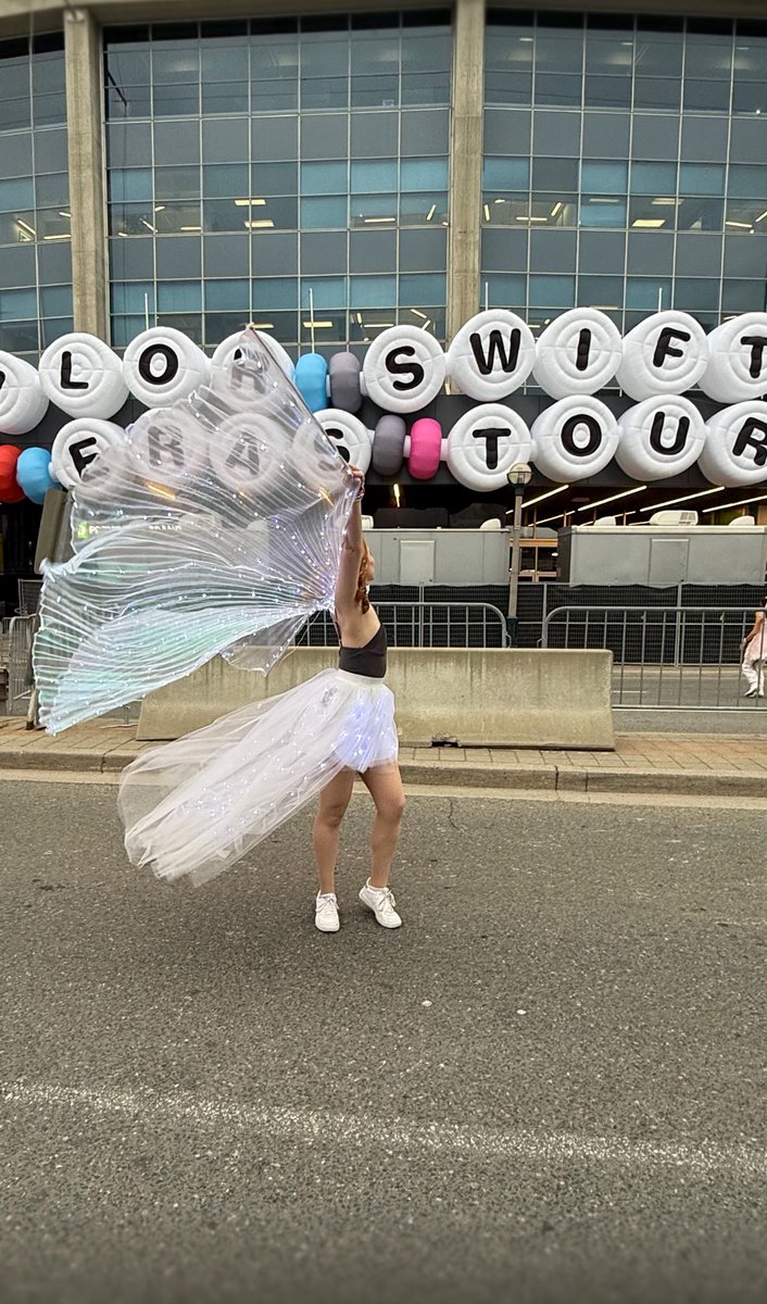 ✨i saw in my mind fairy lights through the mist✨

so ready to experience #TSTheErasTour one last time! 

#TorontoTSTheErasTour <a href="/taylornation13/">Taylor Nation</a> <a href="/taylorswift13/">Taylor Swift</a>