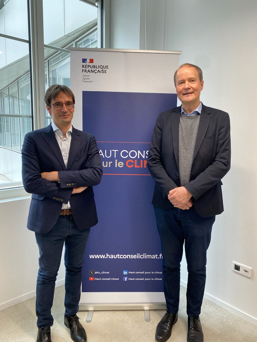 CNLE (@conseilpauvrete) on Twitter photo 1/🗓️📣13/11/2024 | <a href="/NDuvoux/">Nicolas Duvoux</a> président du #CNLE a présenté le rapport du #CNLE sur l'impact social de l'écologie, en présence de Michèle Lelièvre, directrice scientifique du Comité scientifique du #CNLE, lors de la réunion plénière du Haut conseil pour le climat (HCC) 1/🗓️📣13/11/2024 | <a href="/NDuvoux/">Nicolas Duvoux</a> président du #CNLE a présenté le rapport du #CNLE sur l'impact social de l'écologie, en présence de Michèle Lelièvre, directrice scientifique du Comité scientifique du #CNLE, lors de la réunion plénière du Haut conseil pour le climat (HCC)
