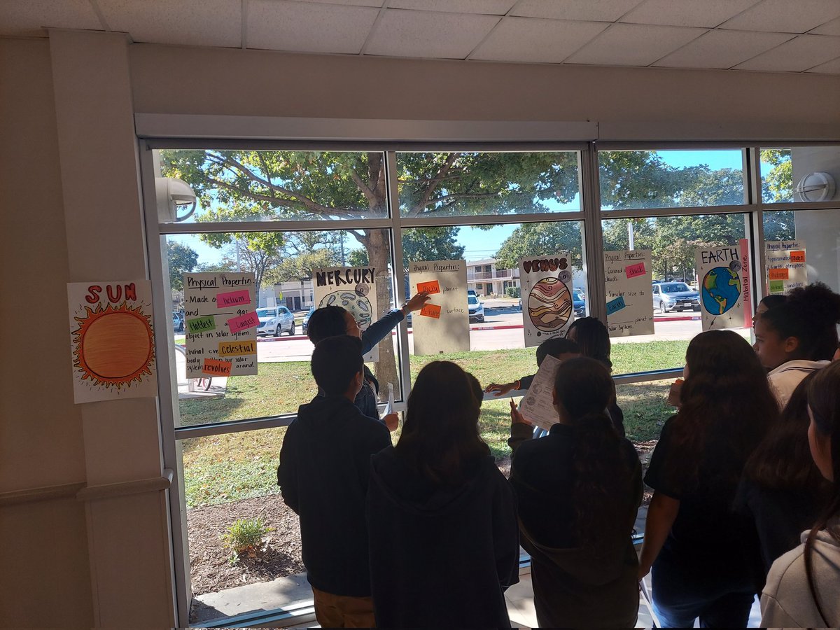 Having a fun morning learning about our solar system <a href="/deZavalaMS/">deZavala MS</a>. Students were having academic conversations and using Comprehensible Input such as visuals and an interactive word wall!